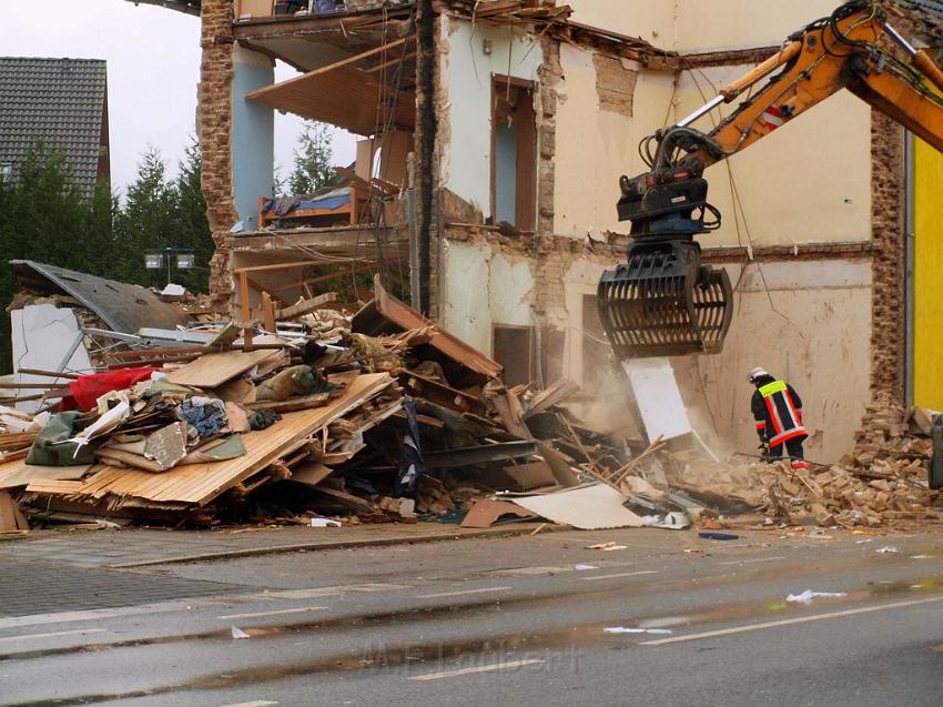 Hausexplosion Bruehl bei Koeln Pingsdorferstr P408.JPG